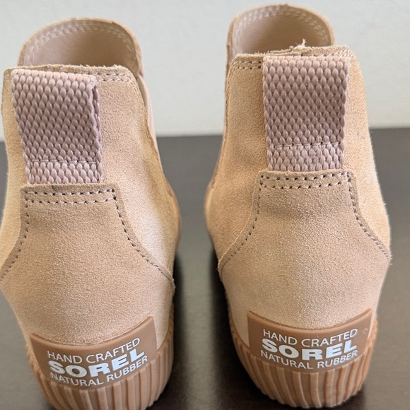 Sorel Evie Women's Tan Suede Ankle Booties. - Picture 2 of 8